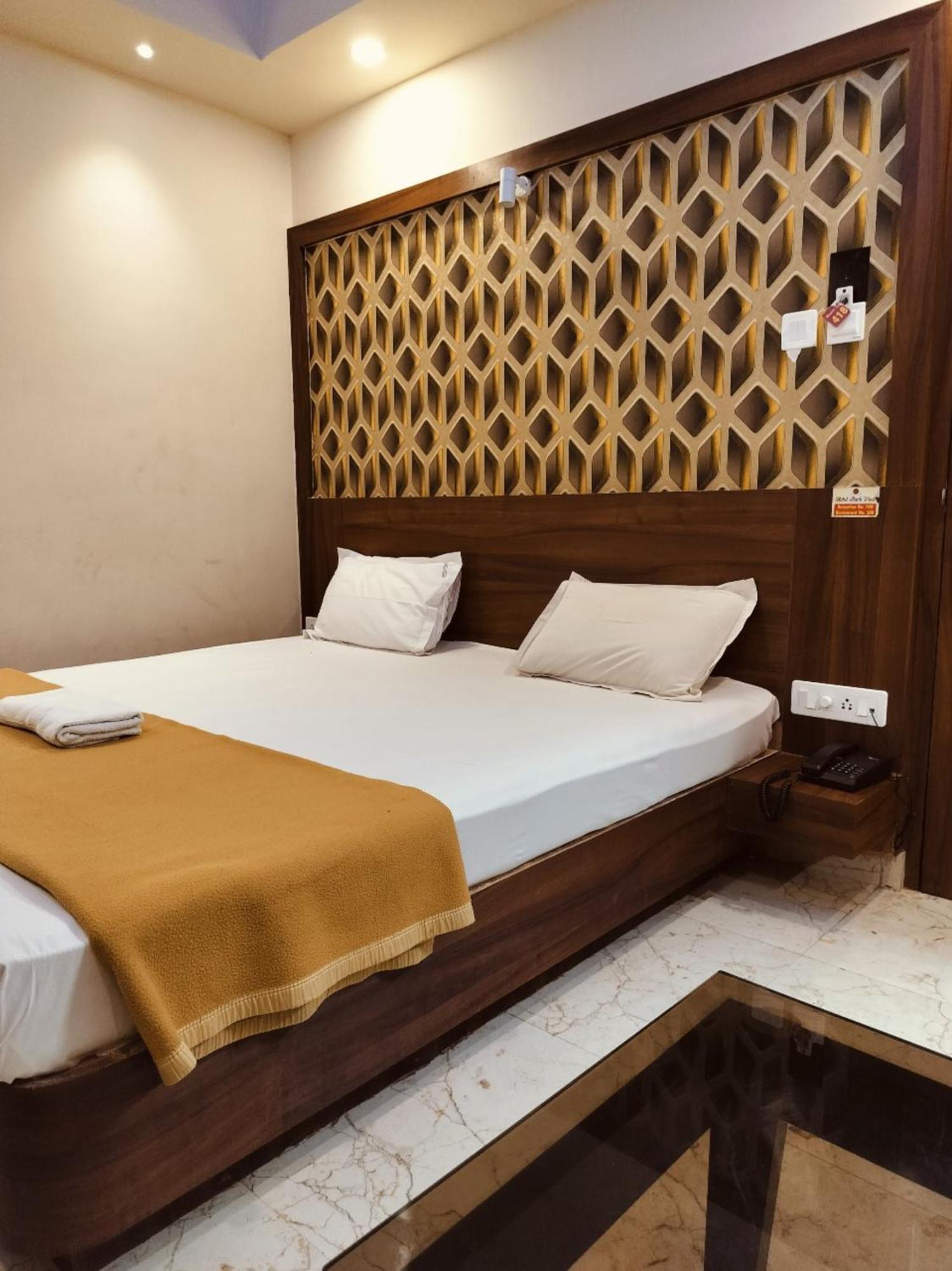 Hotel Park View - Lift Facilities- Near Sea Beach Best Choice Of Travellers By Morservices Puri Luaran gambar