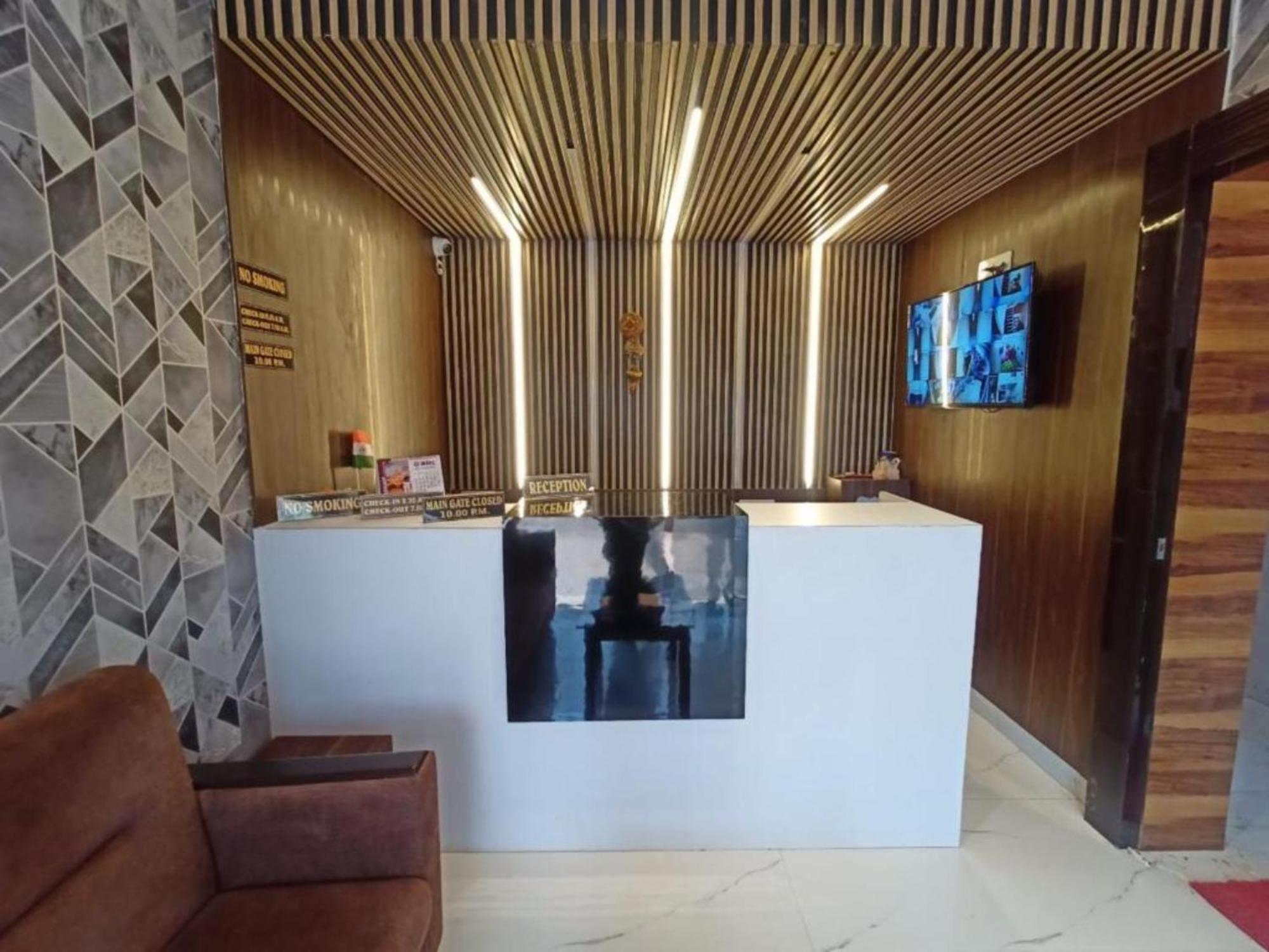 Hotel Park View - Lift Facilities- Near Sea Beach Best Choice Of Travellers By Morservices Puri Luaran gambar